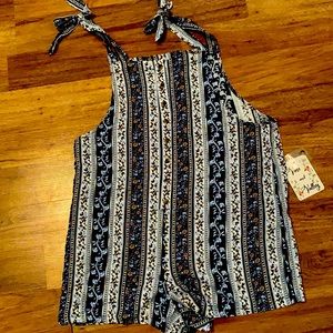 Pretty girl flower jumpsuit size M